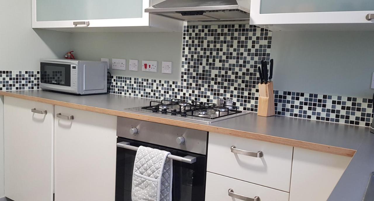 The Views For Families, Business, Tourists Apartment Maidenhead